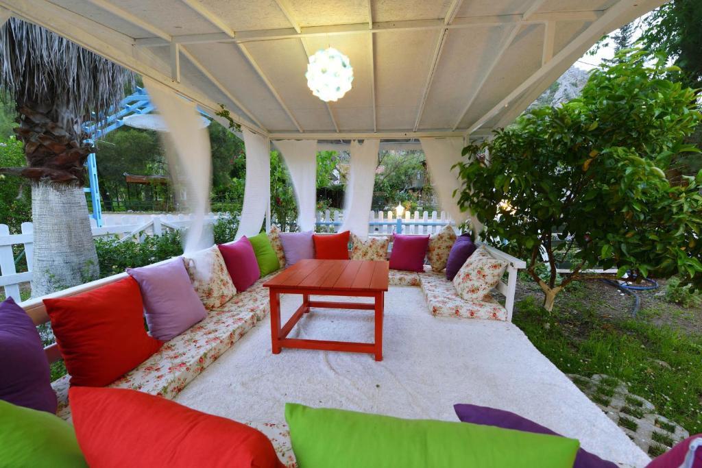 Adabella Pension Cirali Exterior photo