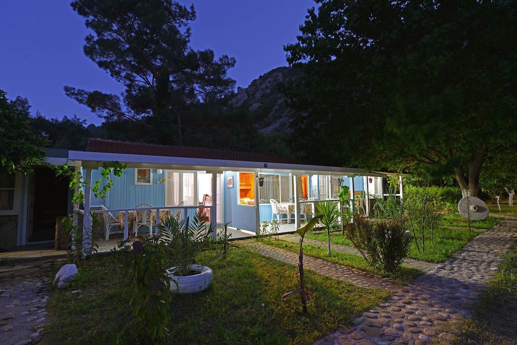 Adabella Pension Cirali Exterior photo